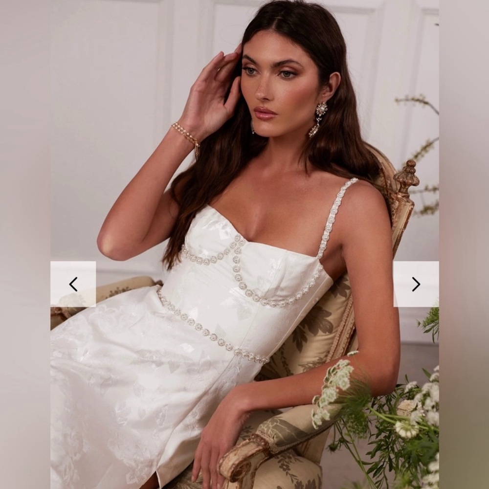 V. Chapman Cora Dress in White Baroque Floral - Picture 2 of 4